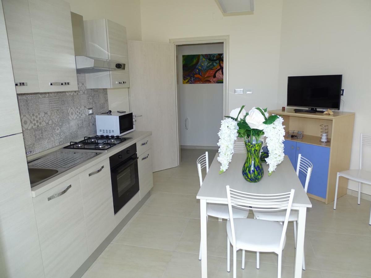 Linda Casa Vacanze Felline Buitenkant foto