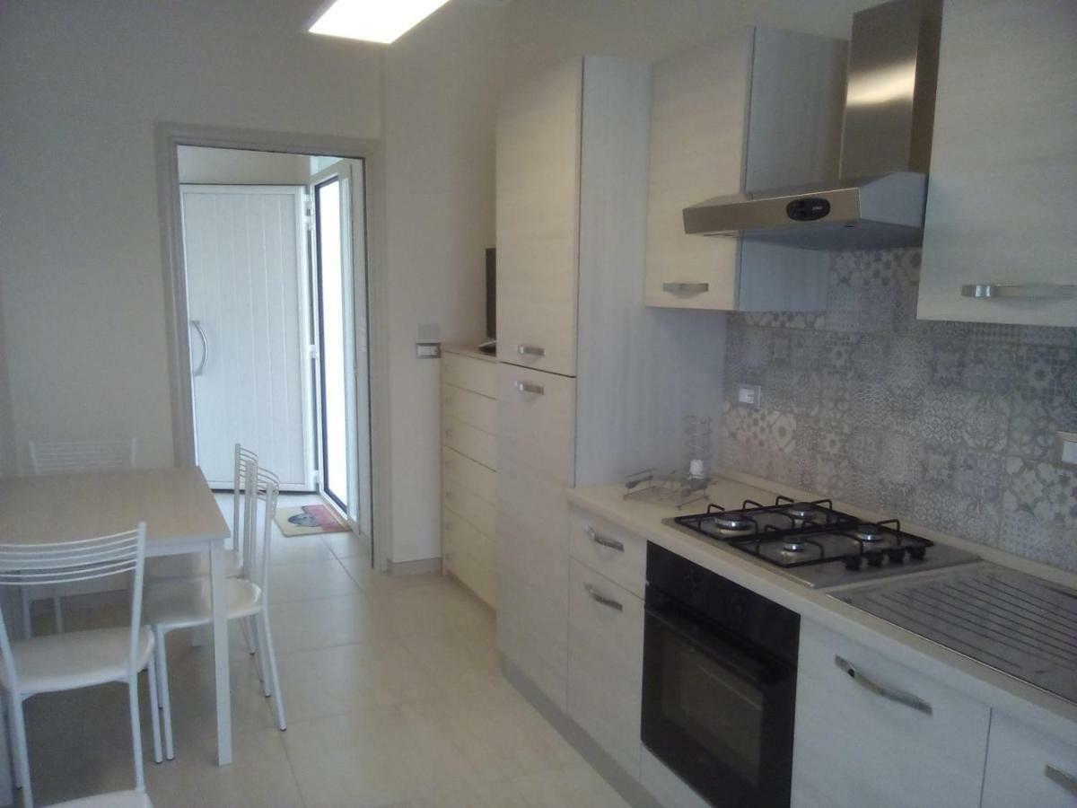 Linda Casa Vacanze Felline Buitenkant foto